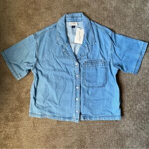 Universal Thread Blue Button Down Short Sleeve Denim Shirt